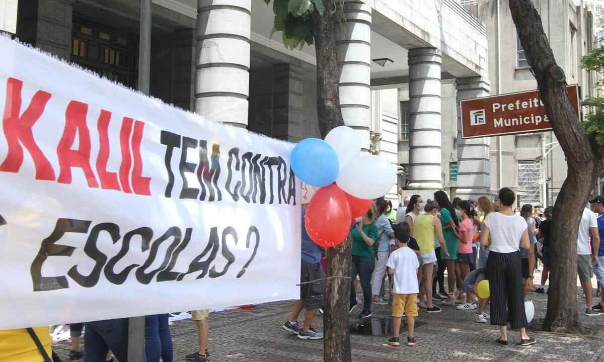 Em BH, pais de alunos marcam nova manifestação pedindo 'Escolas Abertas Já' - Jair Amaral/EM/D.A Press