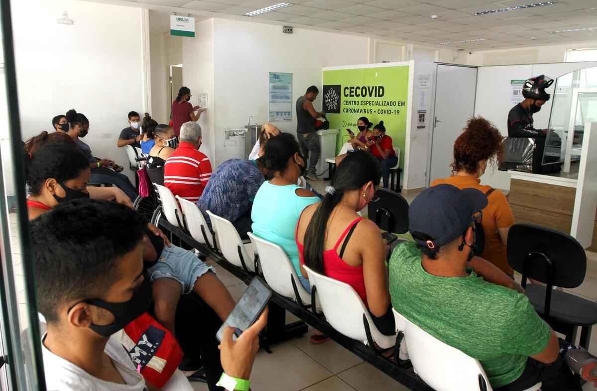 Com 28.981 novos casos em 24h, COVID-19 segue em patamar alto em Minas - Jair Amaral/EM/D.A Press