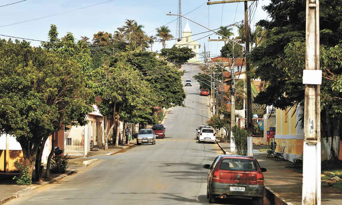 COVID-19: Menor cidade do Brasil controla 'até os espirros' via WhatsApp - Alexandre Guzanshe/EM/D.A Press