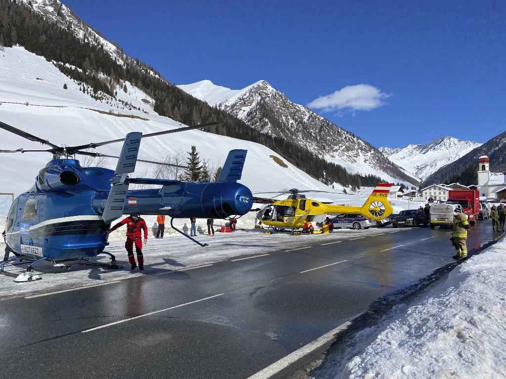 Avalanches 'sem precedentes' deixam nove mortos na Áustria - ZEITUNGSFOTO.AT / APA / AFP