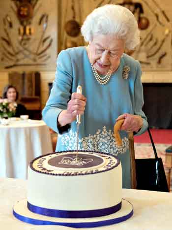 Britânicos se mobilizam para criar sobremesa especial para Elizabeth II - Joe Giddens/AFP