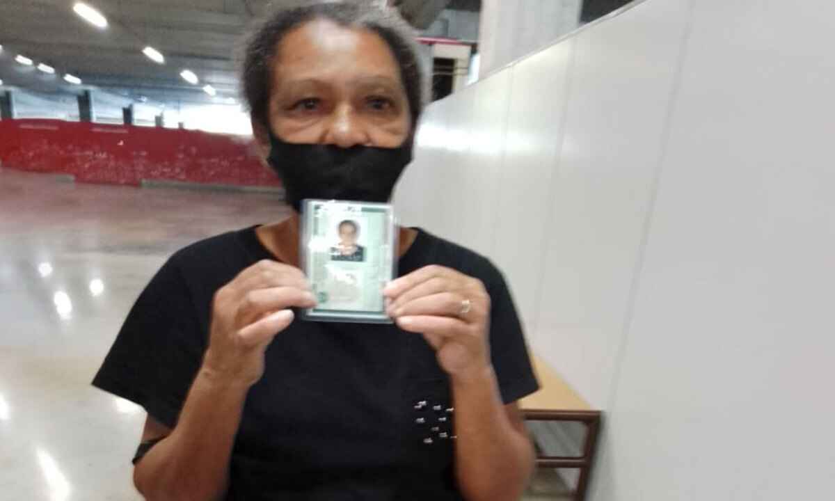 Só agora, aos 52 anos, mulher consegue tirar certidão de nascimento - Divulgação/TJMG