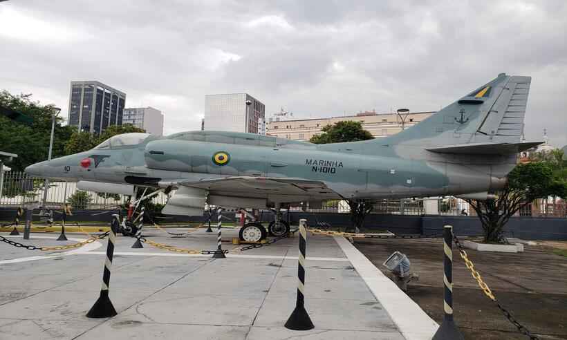 Decolagem de caça chama a atenção no entorno do Aeroporto da Pampulha - Marinha do Brasil/Divulgação