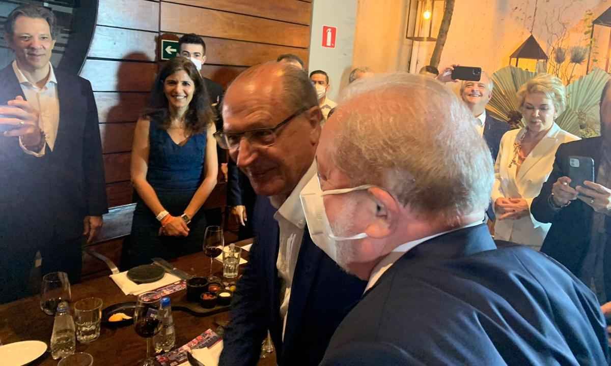 Muita água na briga de Bolsonaro com Lula e Ciro por obras no Velho Chico - Reprodução/redes sociais - 19/12/21