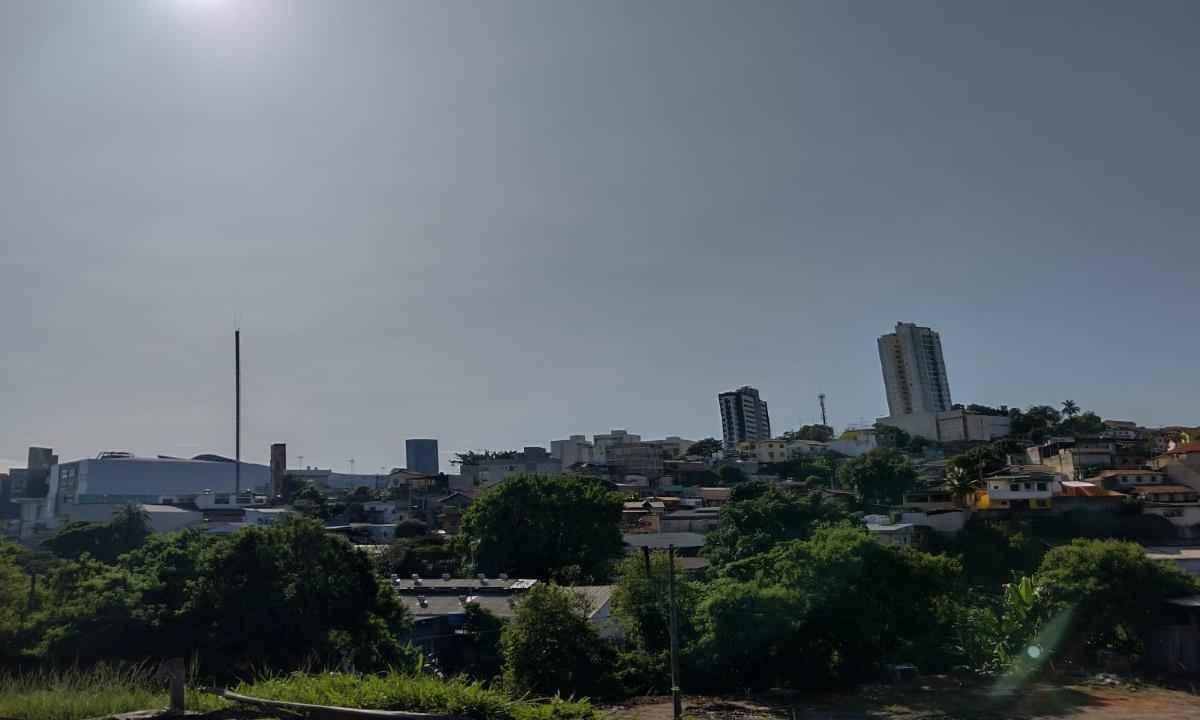 Mesmo com sol, só 26 cidades mineiras não estão sob alerta de chuvas  - Edésio Ferreira/EM/D.A Press