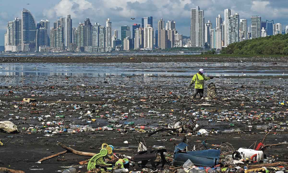 Pesquisa diz que plástico 'passou dos limites'