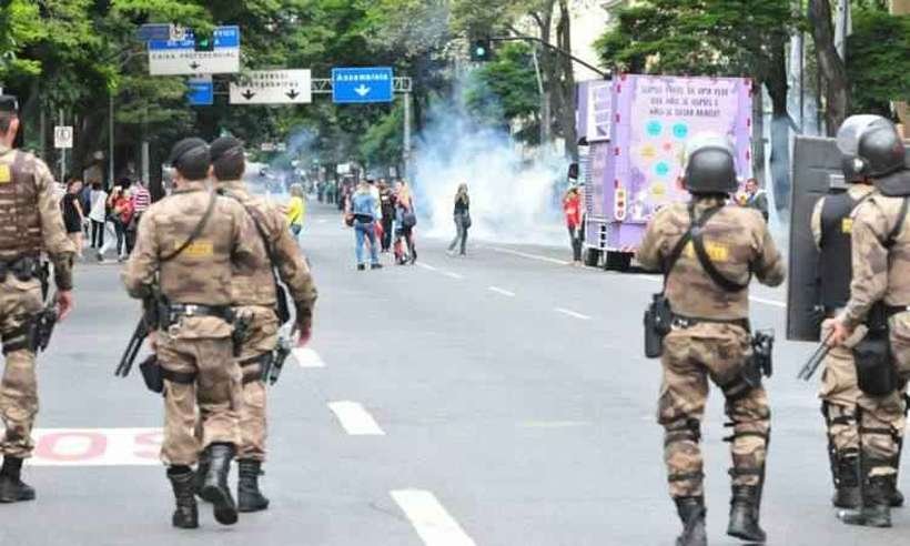 Apoio de oficiais da Polícia Militar à manifestação preocupa governo de MG - Gladyston Rodrigues/EM/D.A.Press