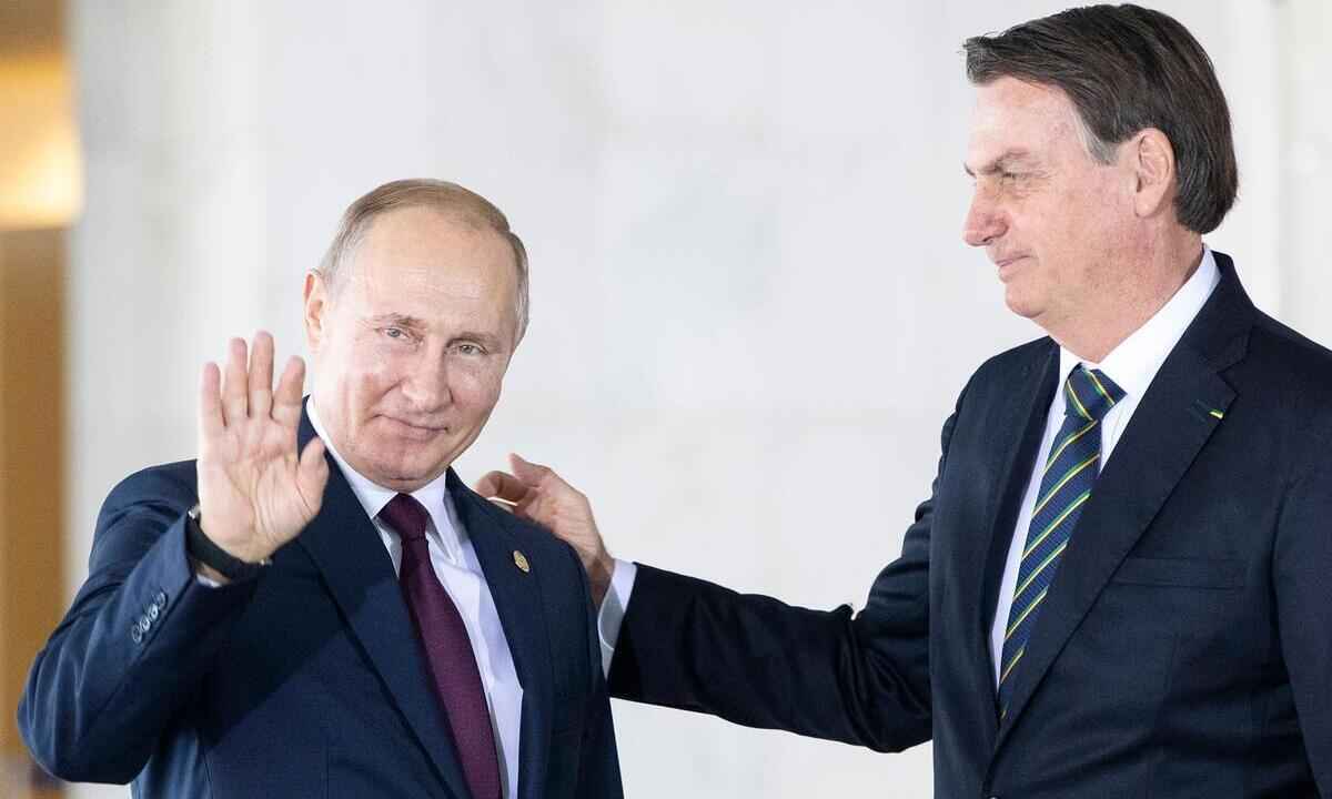 Com apoio e solidariedade de Bolsonaro, Putin já pode destruir e matar - AFP / POOL / Pavel Golovkin
