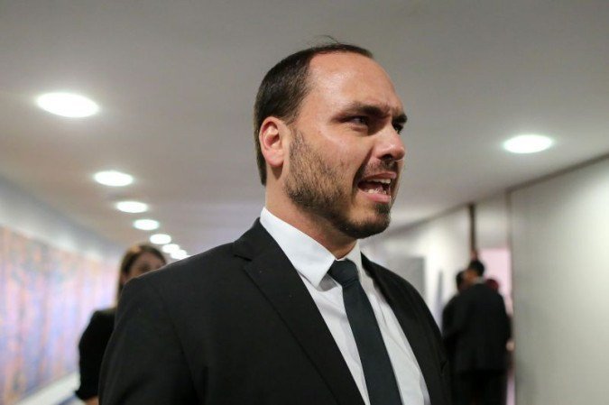 Moraes envia pedido para investigar presença de Carlos Bolsonaro na Rússia - Correio Braziliense 