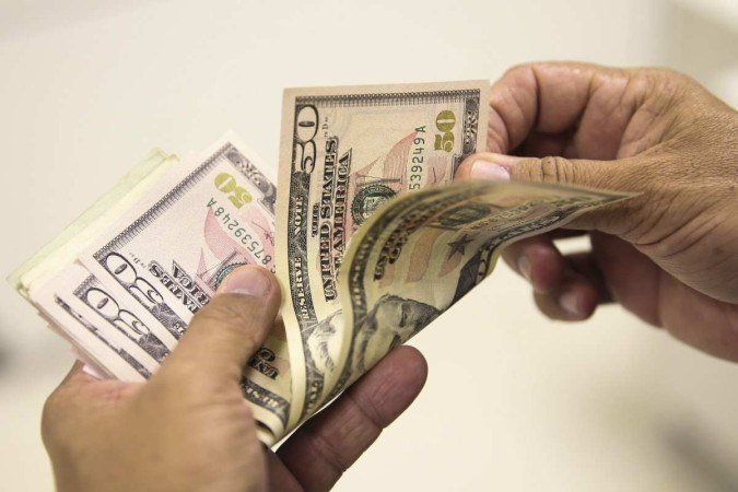 Dólar fecha com menor valor desde junho de 2021; saiba quanto - Marcello Casal Jr/Agência Brasil