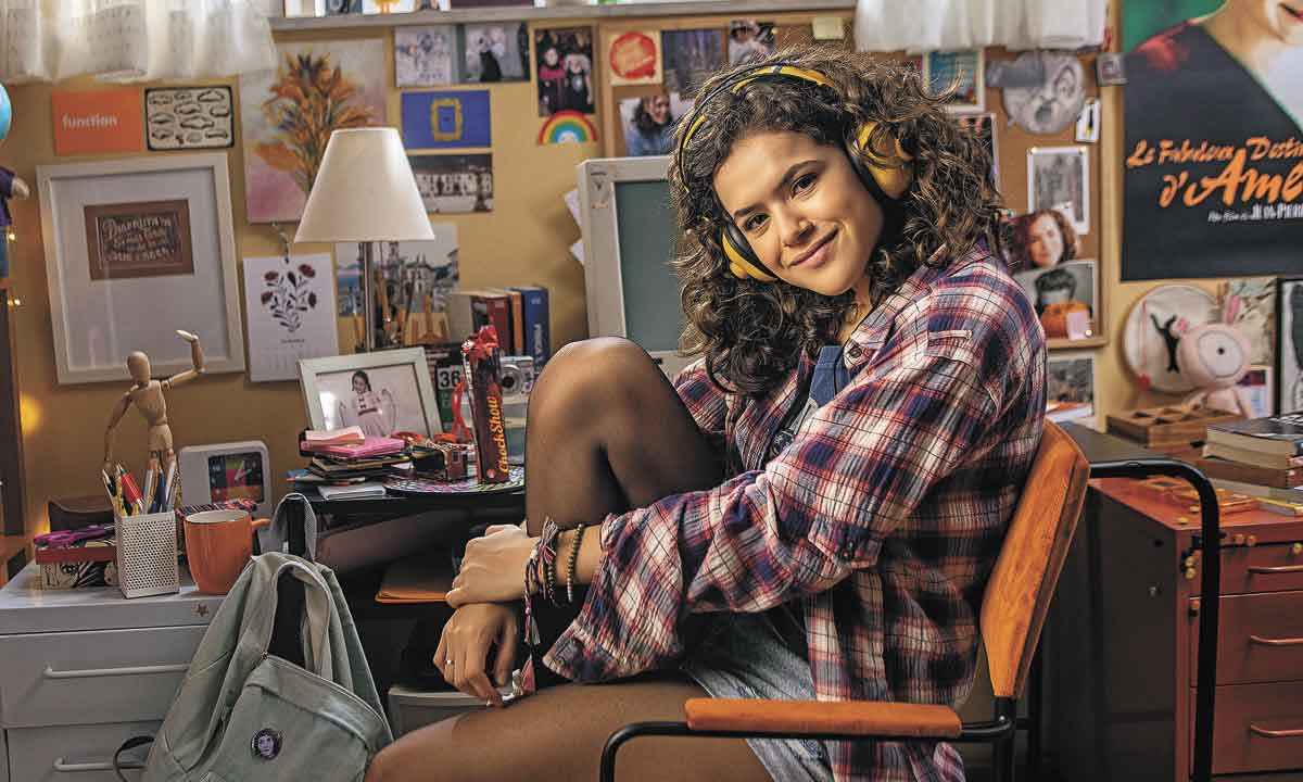 Camila Queiroz está 'De volta aos 15' na pele de Maisa Silva -  Netflix/Divulgação
