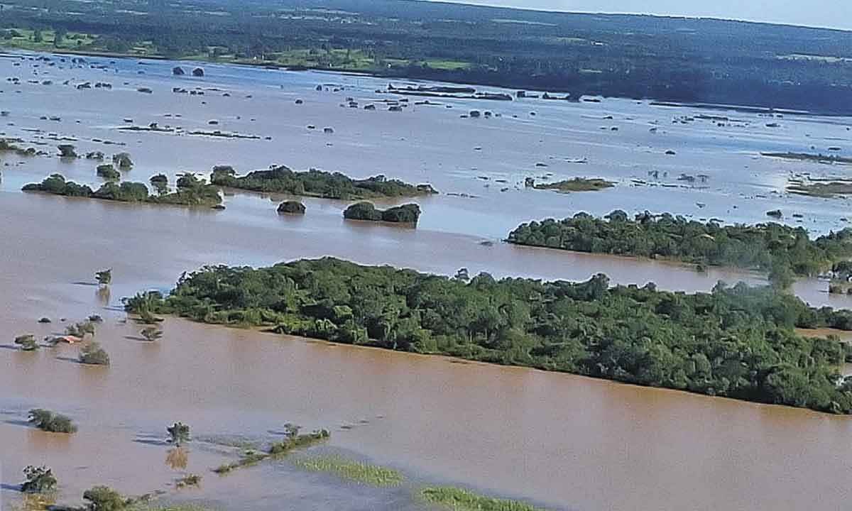 Norte de Minas sofre com enchentes mesmo após trégua nos temporais - Defesa Civil São Francisco/Divulgação