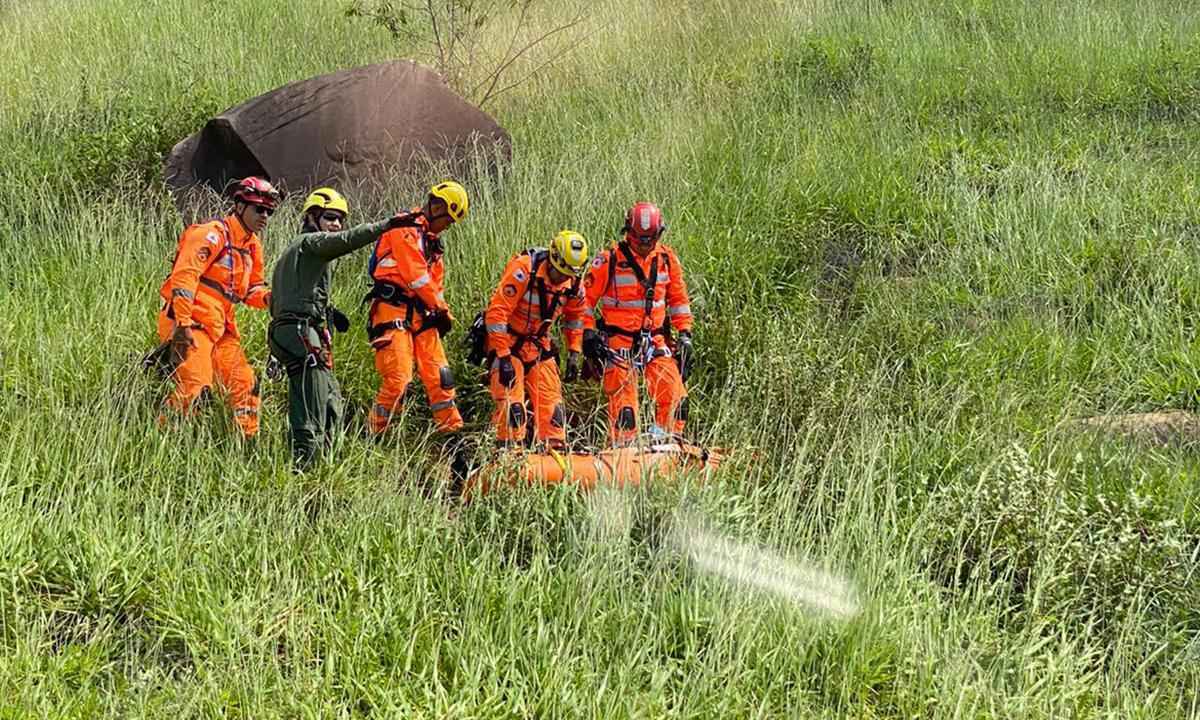 Piloto morre após queda de parapente em Governador Valadares; vídeo - Polícia Militar de Minas Gerais Divulgação