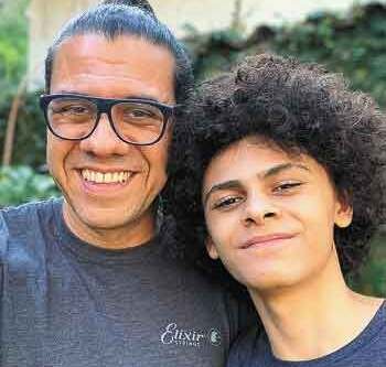 Hamilton de Holanda grava música do filho em "Maxixe samba groove" - Youtube/reprodução