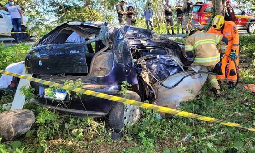 Mãe e filhos morrem em acidente a caminho de velório, no Norte de Minas - CBMMG/Divulgação