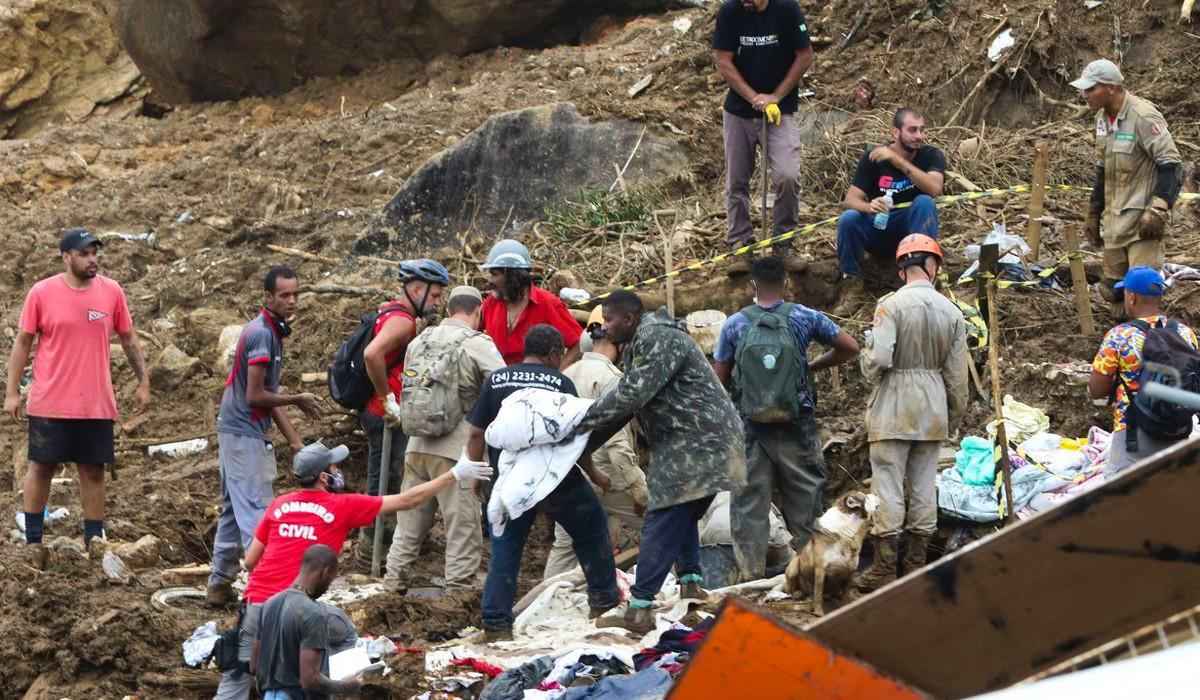 Defesa Civil contabiliza 231 mortes na tragédia das chuvas em Petrópolis - Tânia Rego / Agência Brasil