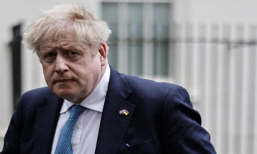 Boris Johnson acusa Rússia de 'crime de guerra' e pede voto da ONU - Tolga Akmen / AFP