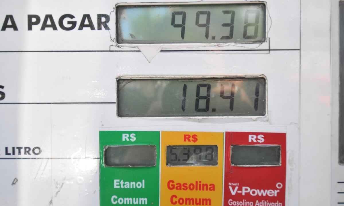 Em meio à alta do petróleo, Senado tem pacote para conter preço da gasolina - Alexandre Guzanshe/EM/D.A Press - 24/02/2021