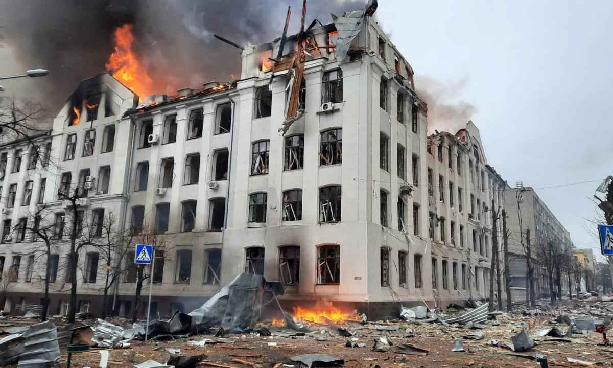 Invasão à Ucrânia completa uma semana e Rússia intensifica ataques - UKRAINE EMERGENCY MINISTRY PRESS SERVICE / AFP

