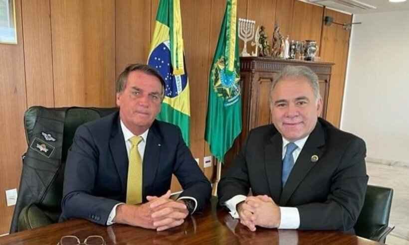 Bolsonaro diz que Queiroga estuda rebaixar para endemia a COVID-19 - Reprodução/Twitter