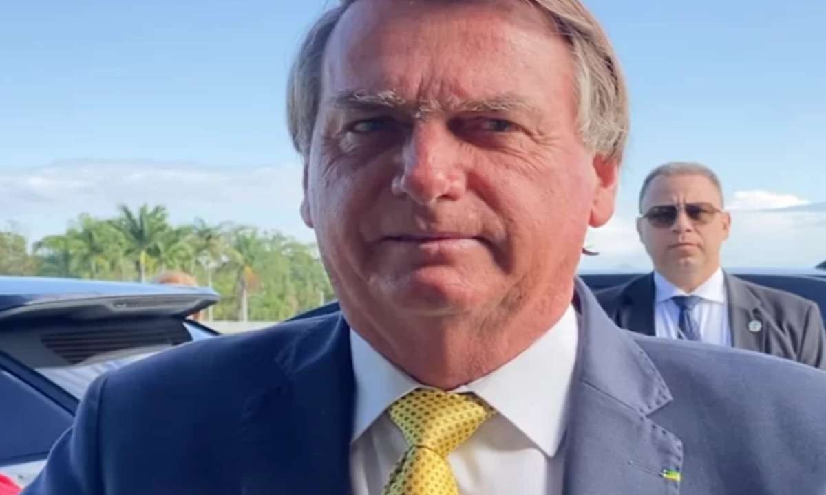 'Não tem nada limpo. Nem a orelha dele é limpa', diz Bolsonaro sobre Lula - Reprodução/Foco do Brasil 