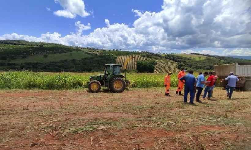 Homem morre prensado em máquina agrícola  no interior de Minas - CBMMG