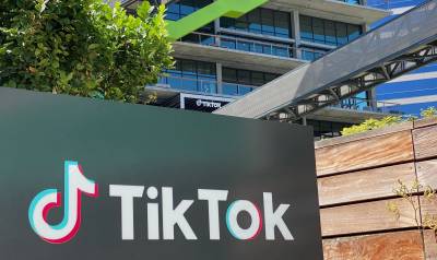 TikTok anuncia suspensão de publicação de vídeos na Rússia - CHRIS DELMAS
