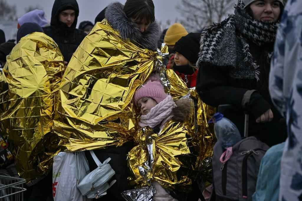 Ucrânia rejeita corredores humanitários propostos pela Rússia e se prepara para novos ataques - Louisa GOULIAMAKI / AFP