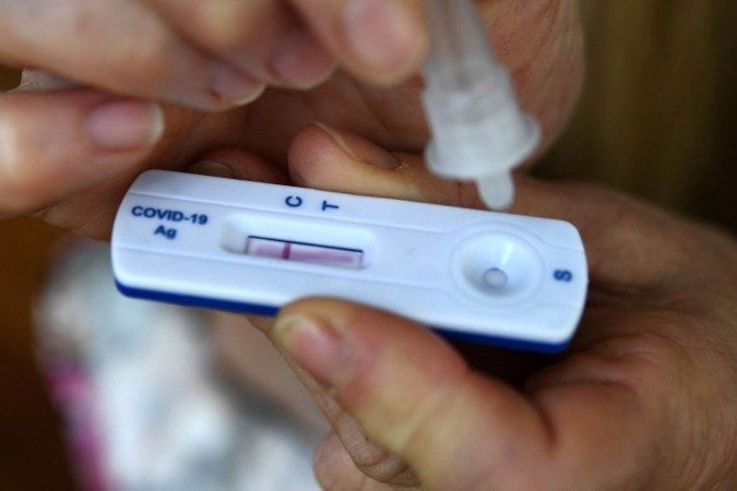 Tire suas dúvidas sobre os autotestes para COVID-19, já à venda em BH - Fred Tanneau/AFP