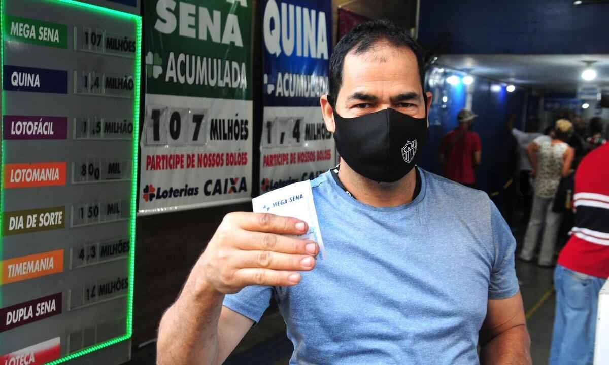 Mineiro sonha viver no interior se ganhar os R$ 107 milhões da Mega-Sena - Ramon Lisboa/EM/D.A. Press
