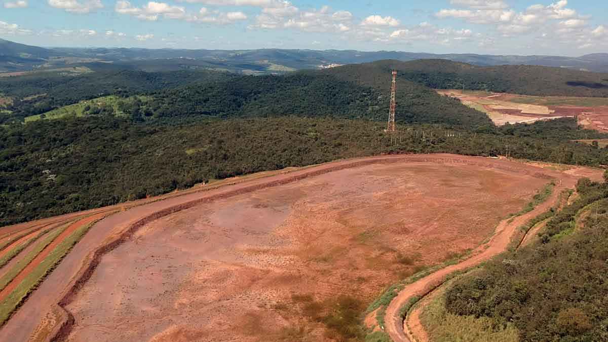 Risco máximo: barragem ameaça comunidade, BR-381 e reservatório Rio Manso - Mateus Parreiras/EM/D.A Press