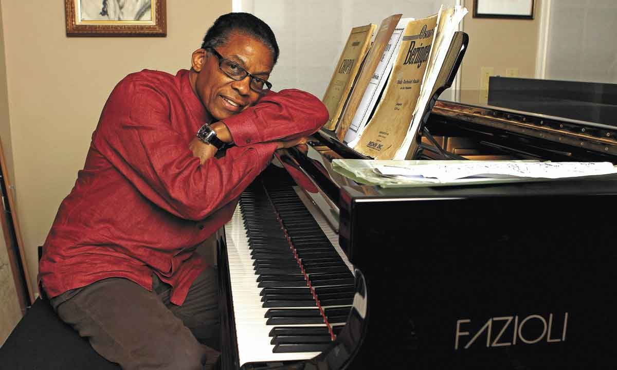 'Não há ninguém como Milton Nascimento', diz Herbie Hancock, lenda do jazz - Mario Anzuoni/AFP/2/2/11