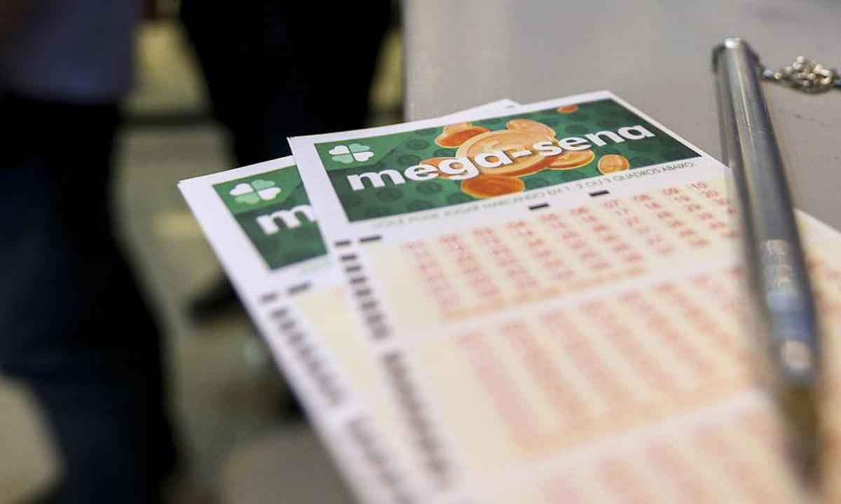 Mega-Sena: ninguém acerta e prêmio vai a R$ 165 milhões - Marcelo Camargo/Agência Brasil