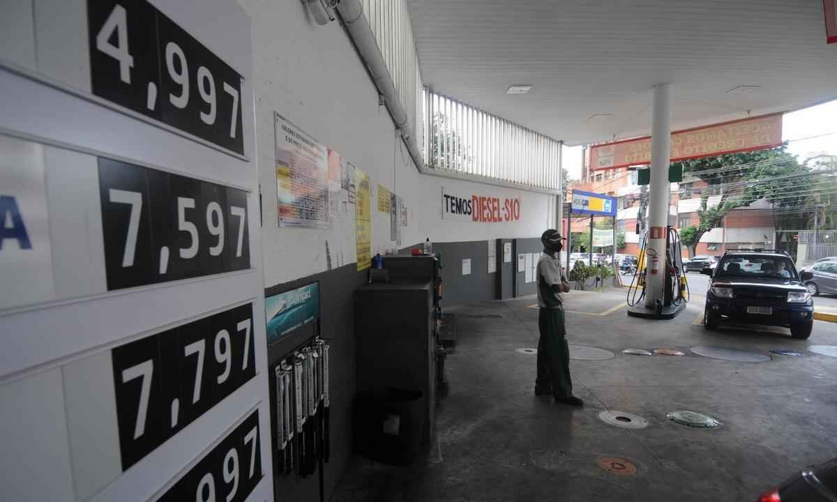 Bolsonaro diz que cobrará redução do diesel do ministro de Minas e Energia - Leandro Couri/EM/D.A Press - 10/3/22