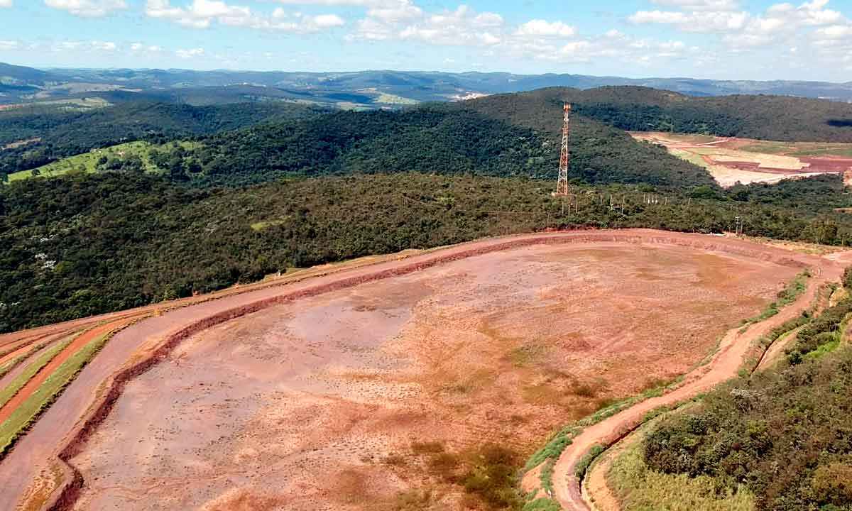 Risco de rompimento de barragem apavora comunidade em Itatiaiuçu - MATEUS PARREIRAS/EM/D.A.PRESS
