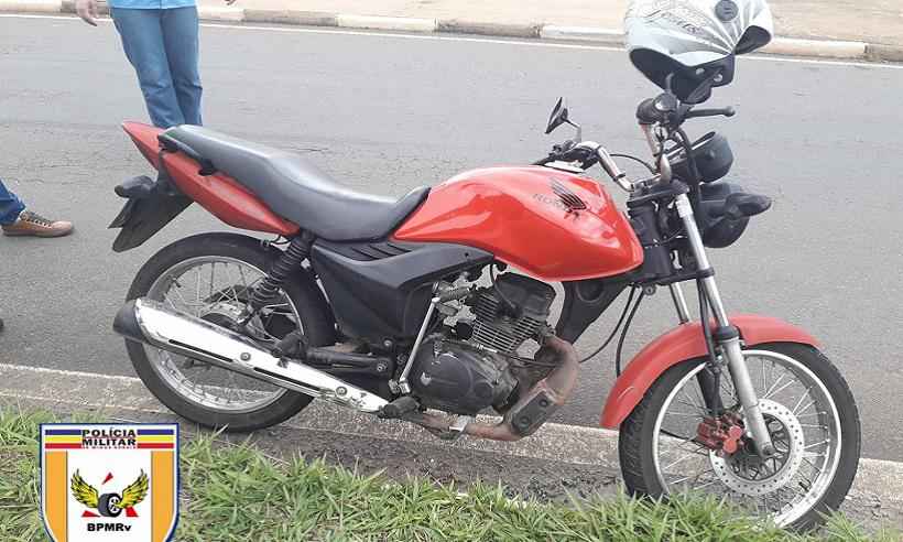 Homem morre ao bater motocicleta no canteiro central da MG-450 - PMRv/Divulgação