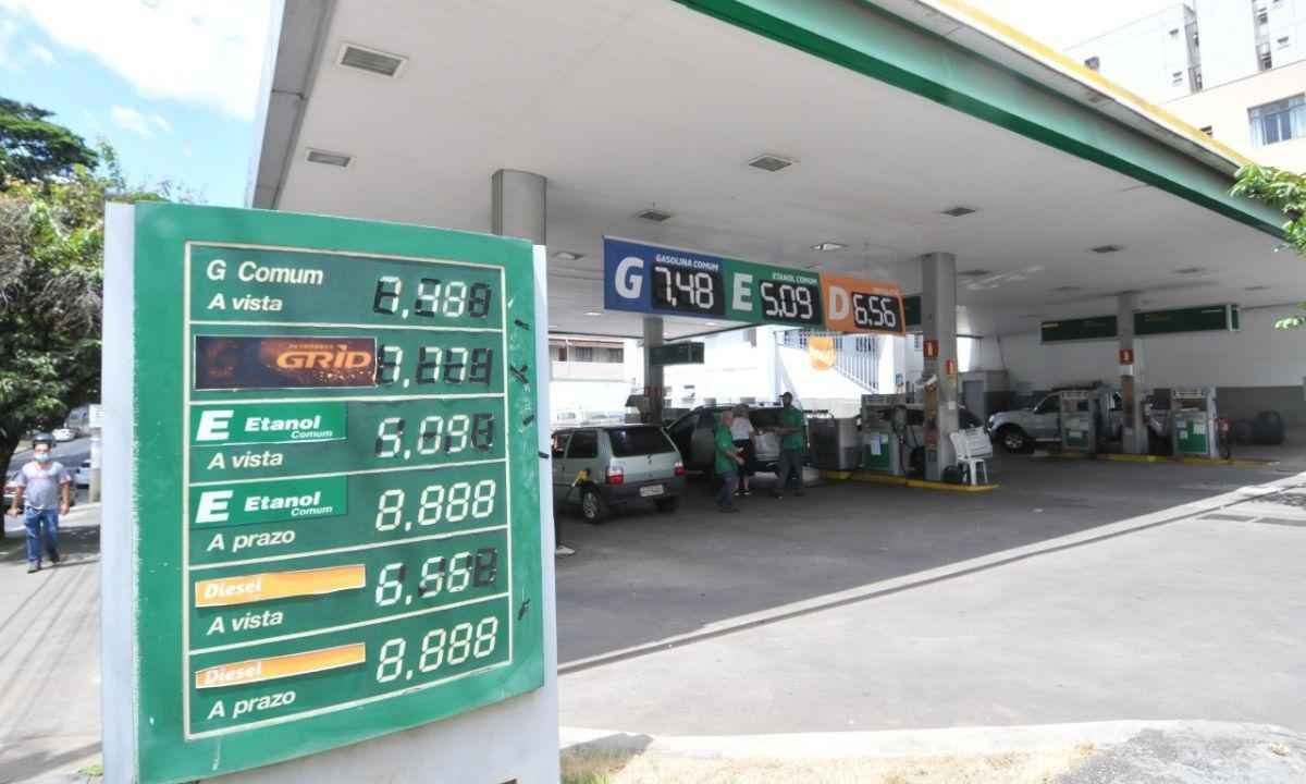 BH: consumidor chegou a pagar até R$ 7,99 no litro da gasolina esta semana - Gladyston Rodrigues/EM/D.A Press