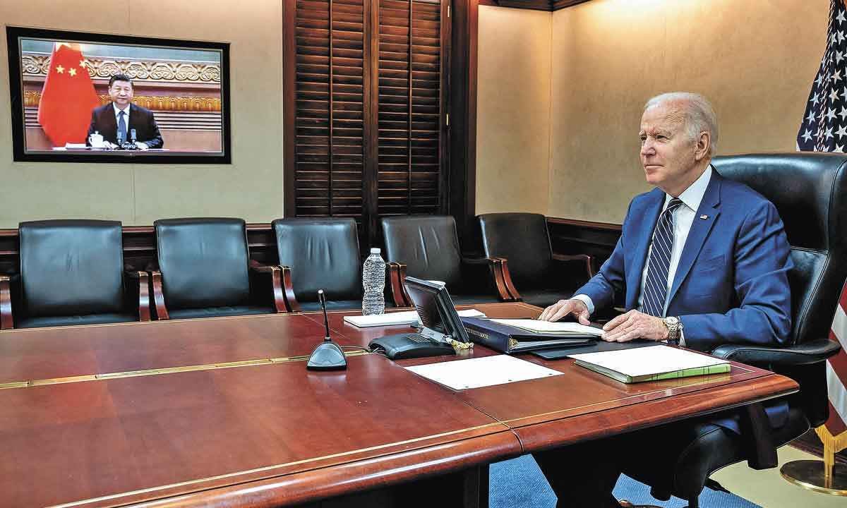 Xi Jinping diz que quer fim da guerra na Ucrânia, em conversa com Joe Biden - AFP