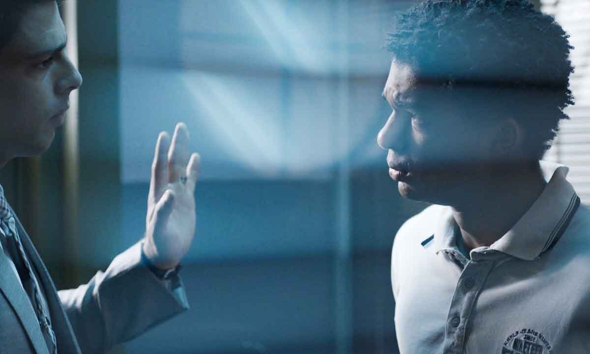 Namoro de Lara e Ravi vai dar o que falar em 'Um lugar ao sol' - GLOBO/DIVULGAÇÃO