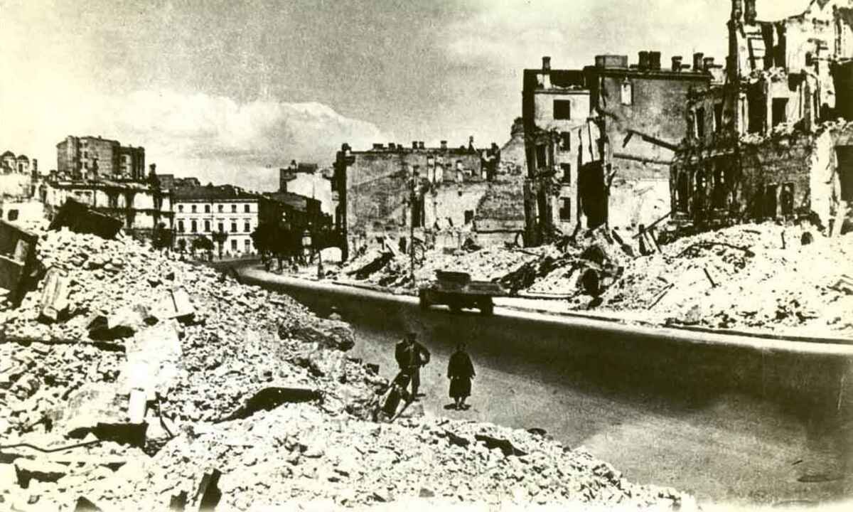 Acervo do EM mostra cenas de Kiev destruída pela Segunda Guerra - O Cruzeiro/Arquivo EM