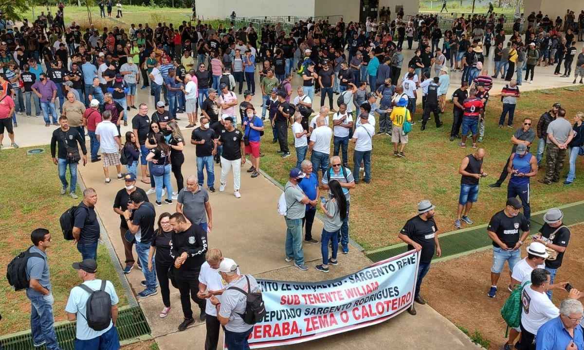 Forças de segurança de MG protestam na Cidade Administrativa nesta segunda - Jair Amaral/D.A Press/E.M 