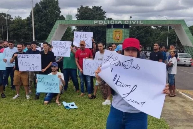 Amigos, fãs e familiares fazem protesto pela soltura do influencer Klebim - Ed Alves/CB/D.A. Press