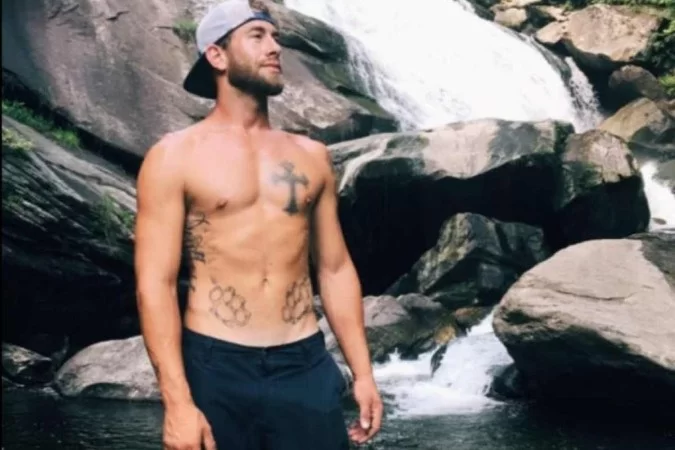 Idoso mata homem momentos depois de salvá-lo de afogamento em lago - Reprodução/Facebook