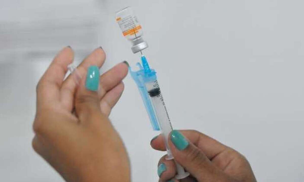 COVID: Minas tem mais de 1,2 milhão de doses de vacina em estoque - Alexandre Gusanshe/EM/DA Press