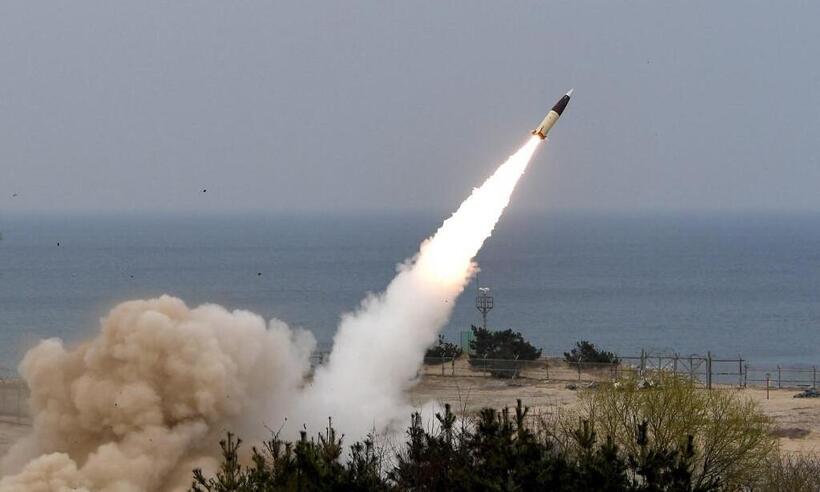 Coreia do Norte dispara míssil intercontinental, que cai próximo ao Japão - JO YONG HAK / South Korean Defence Ministry / AFP