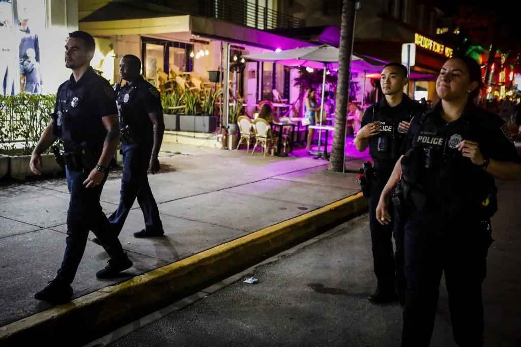 Miami Beach: toque de recolher para evitar violência em férias de primavera - Eva Marie UZCATEGUI / AFP