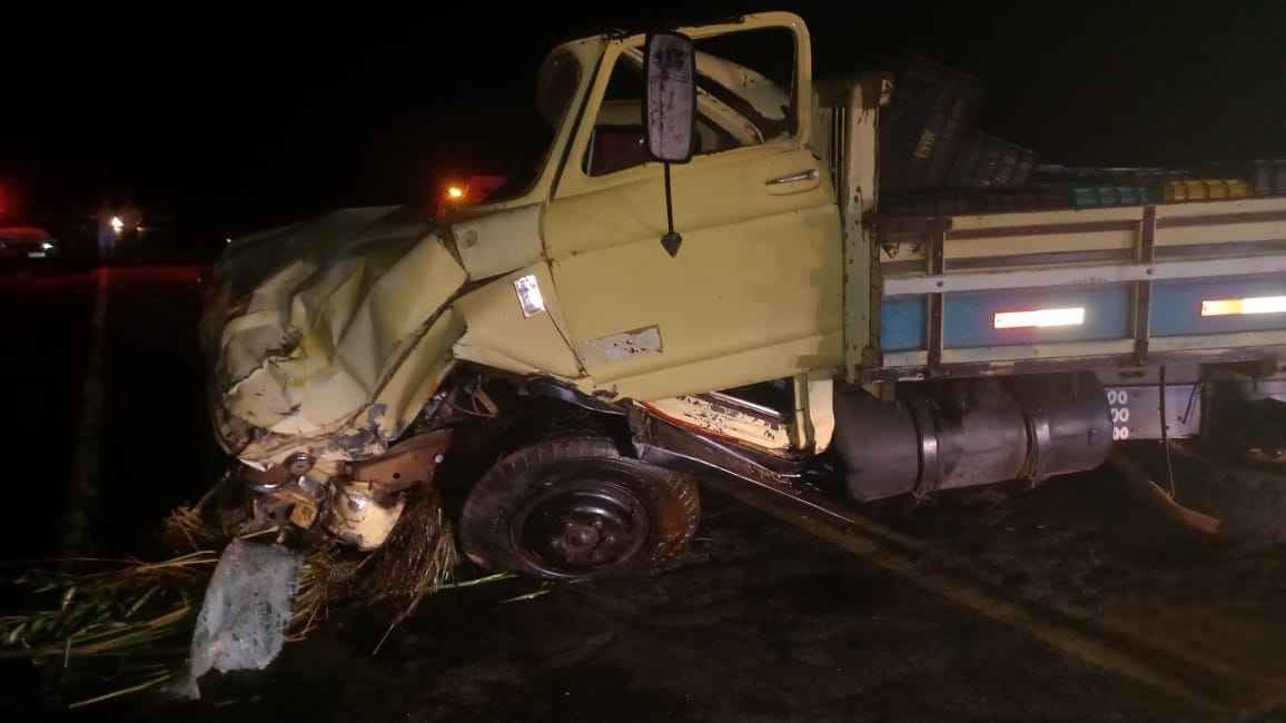 Acidente envolvendo caminhão e dois carros mata uma pessoa na MG-179 - SALA DE IMPRENSA CBMMG