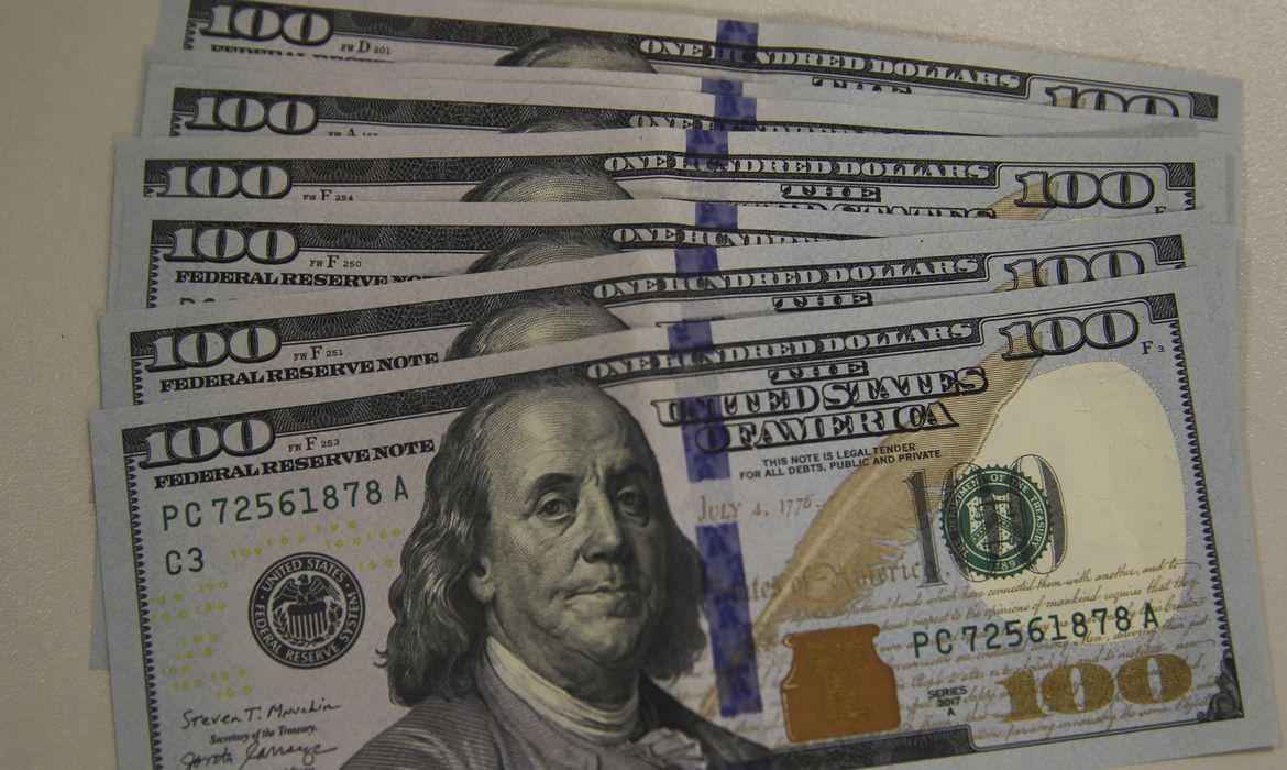 Após negociações entre Rússia e Ucrânia, dólar cai para R$ 4,75 - Valter Campanato/Agência Brasil