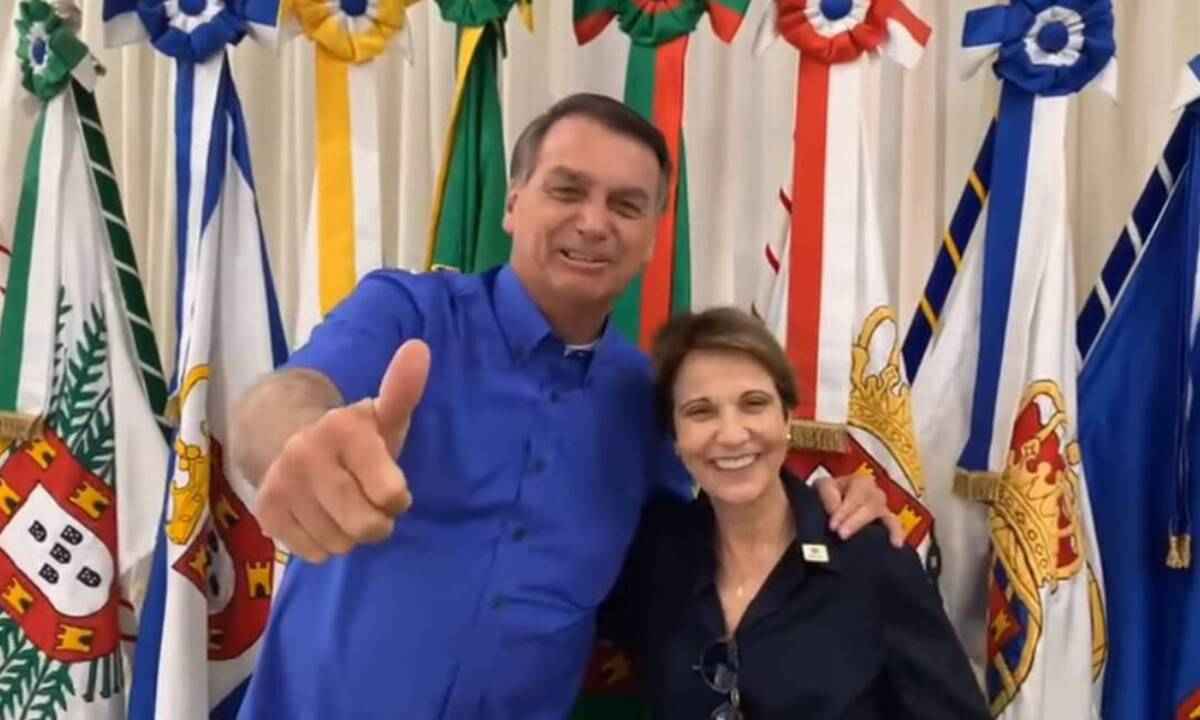 Ministra acredita que Bolsonaro passou mal porque 'ele trabalha muito' - Reprodução Facebook