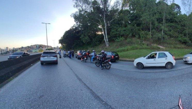 Atropelamento na Av. Nossa Senhora do Carmo complica trânsito na BR-040 - SALA DE IMPRENSA CBMMG